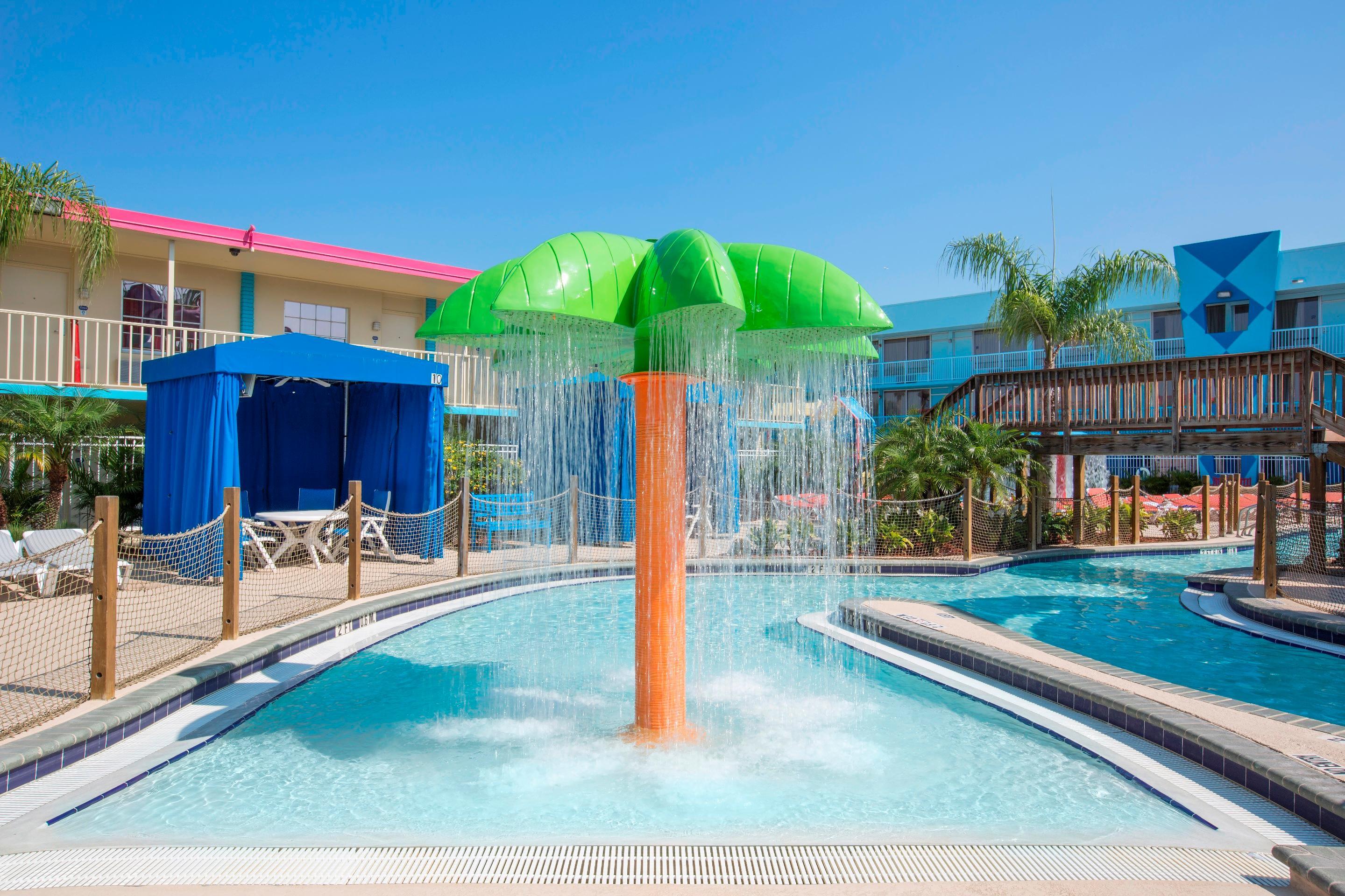Отель Ramada By Wyndham Flamingo Water Park Киссимми Экстерьер фото