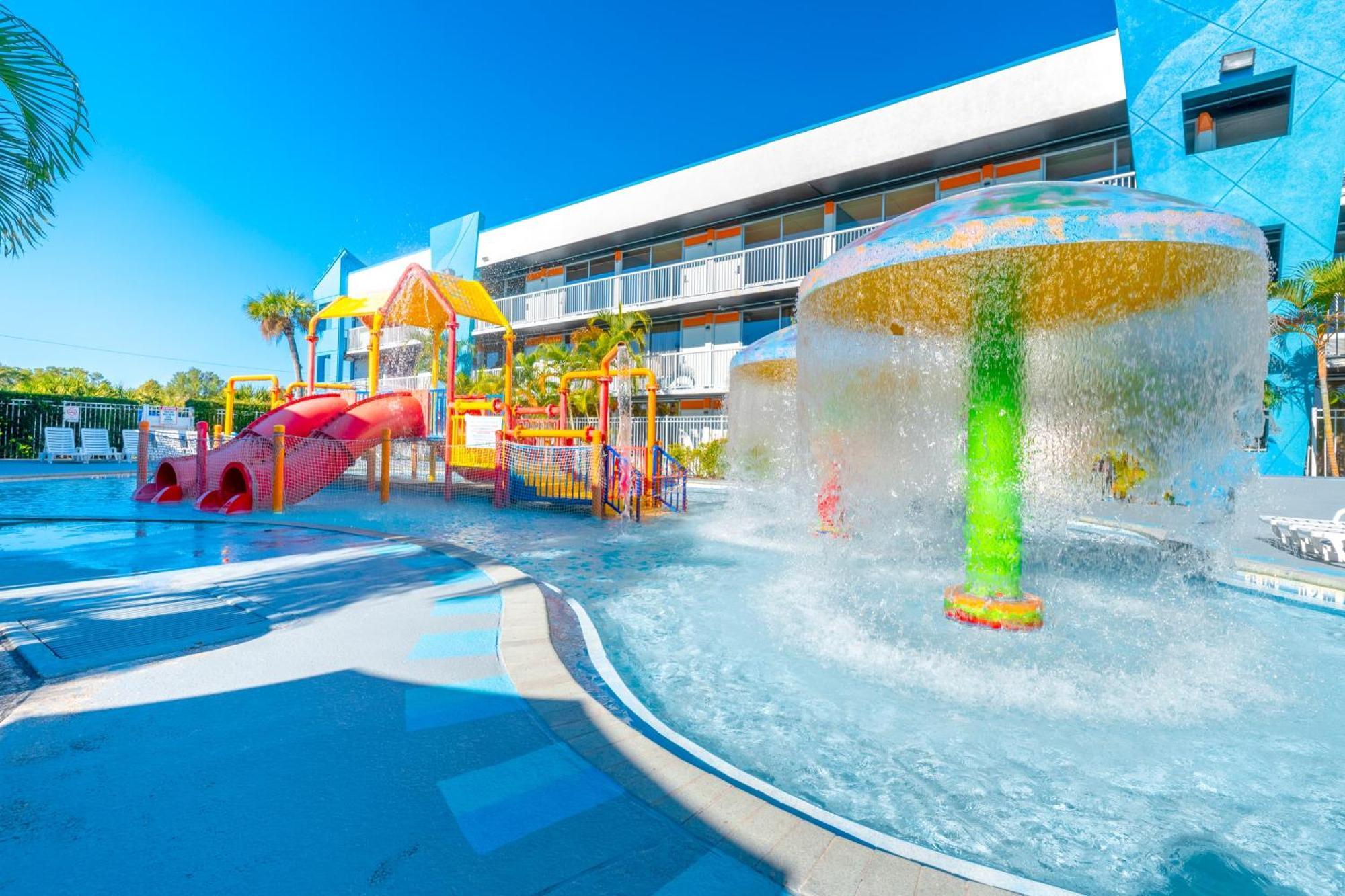 Отель Ramada By Wyndham Flamingo Water Park Киссимми Экстерьер фото