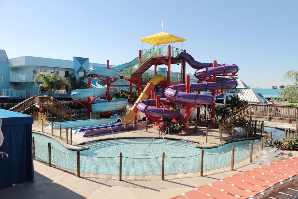 Отель Ramada By Wyndham Flamingo Water Park Киссимми Экстерьер фото